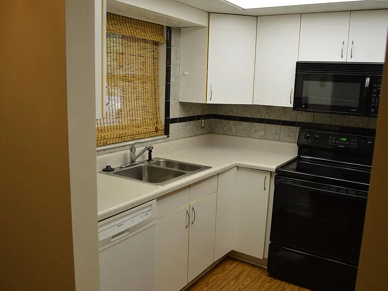 2124 Oak Chace Ct — Photo 4