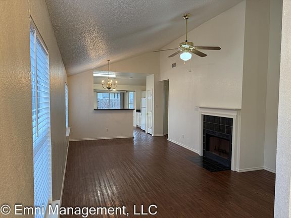 2nd image of 2207 Garrett Dr