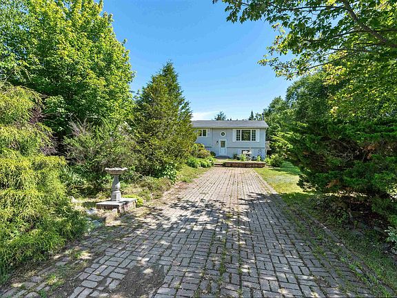 3rd image of 5 Orion Dr