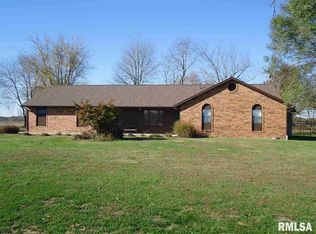 4669 N County Farm Rd, Salem, IL 62881