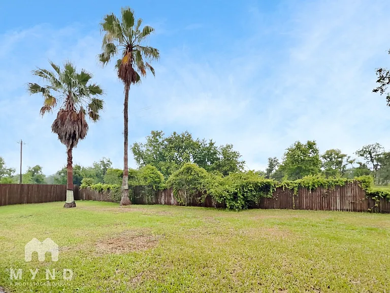 1339 Primrose Ct — Photo 21