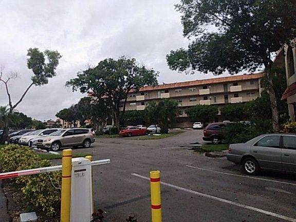 2nd image of 5961 N Falls Circle Dr
