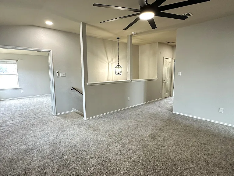 2303 Scott Dr — Photo 14