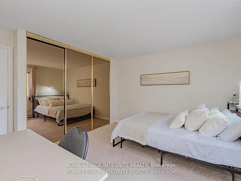 400 Fenerty Ct #5 — Photo 27