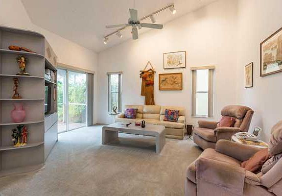 Home For Sale In Meadowland Cove