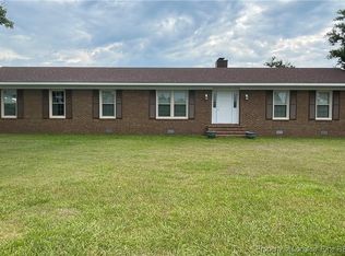 1424 Pope Rd, Clinton, NC 28328