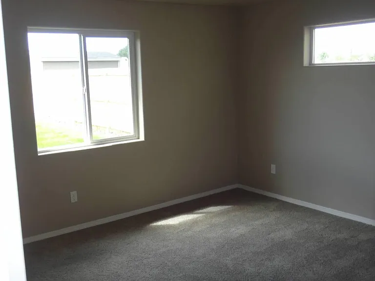 2052 Alco Ave — Photo 11