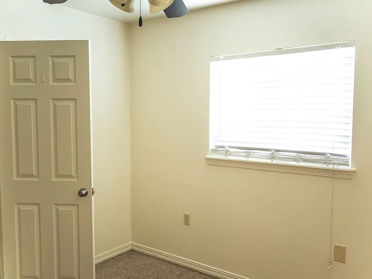1231 Skokie Dr — Photo 33