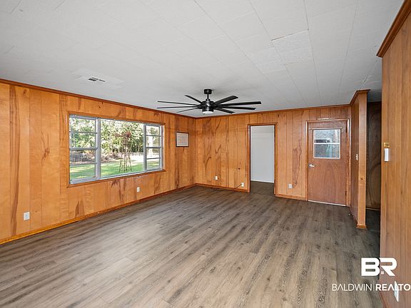4th image of 640 E Ridge Dr