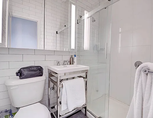 Rented by Urbane Brokerage | media 17