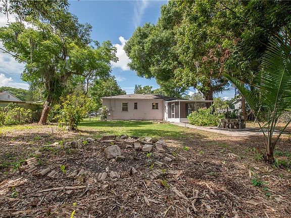 3rd image of 1366 Pinebrook Dr