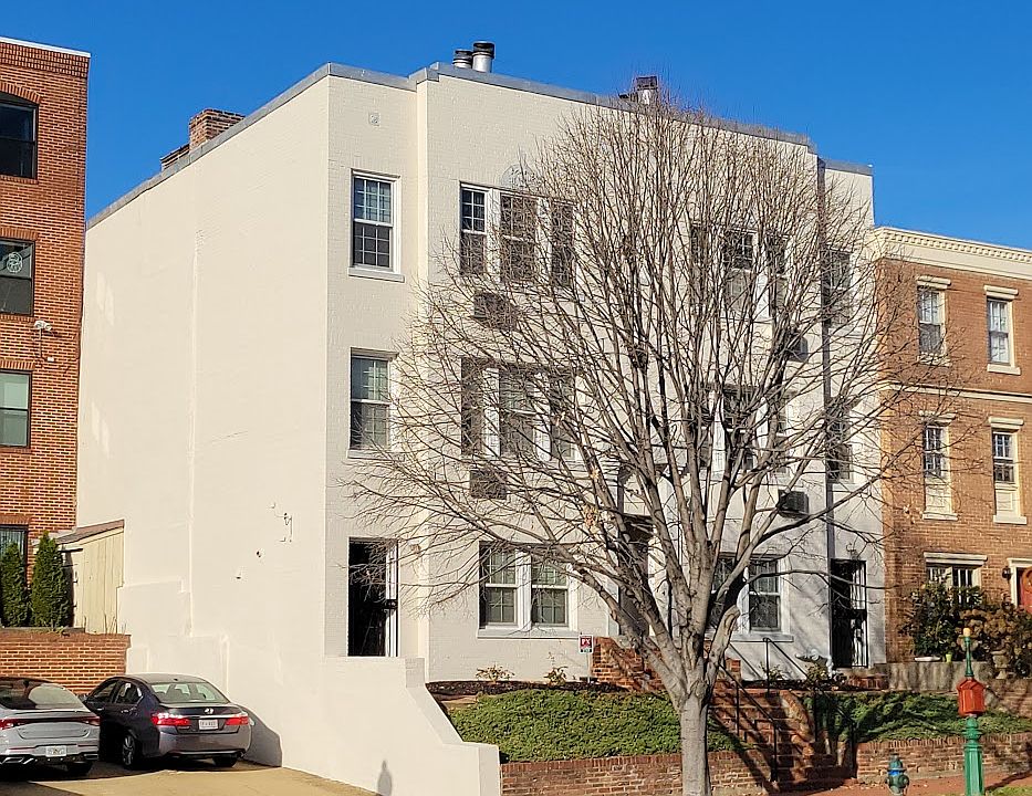 1st image of 733 6th St SE APT 4