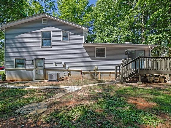 5th image of 1909 Suwanee Valley Rd