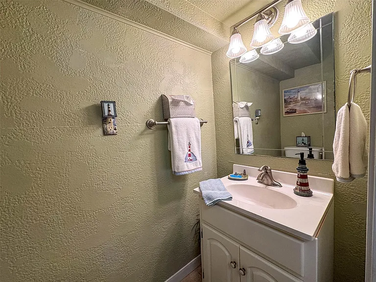 1031 Redfish St — Photo 21