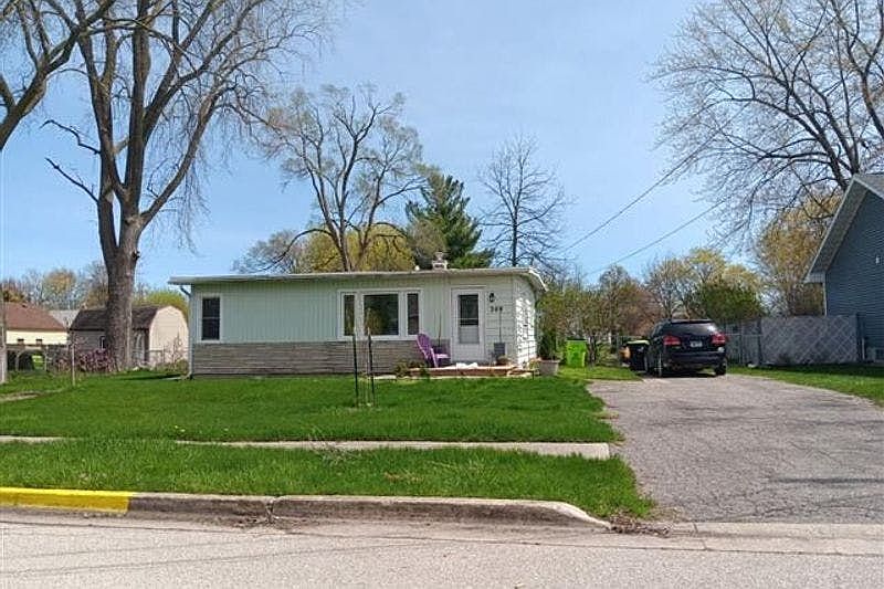 1st image of 309 Roberts St