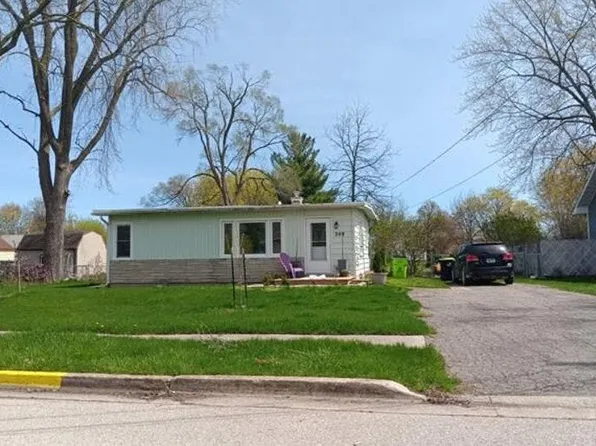 309 Roberts St, Auburn, MI 48611