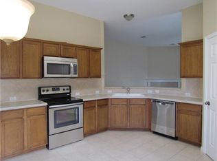 222 Hanstrom Dr, Hutto, TX 78634