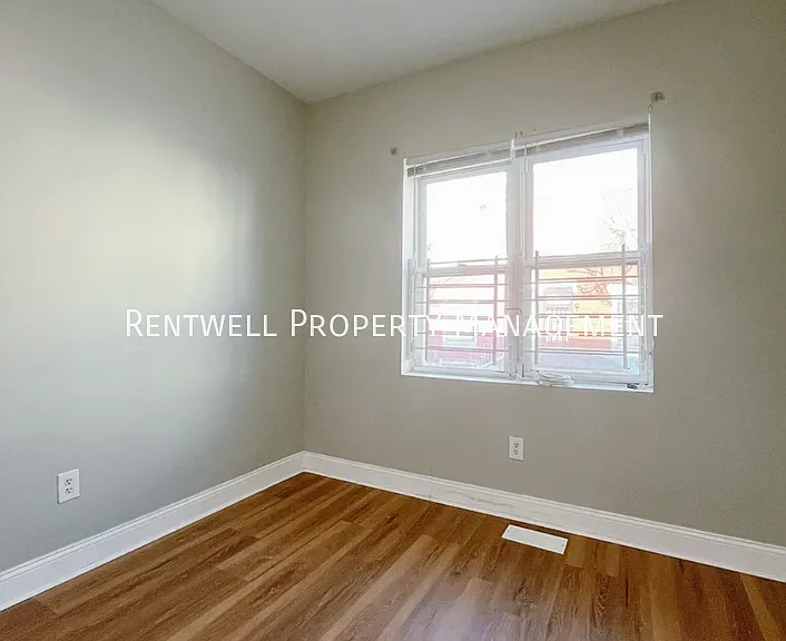 1614 Edgley St — Photo 10
