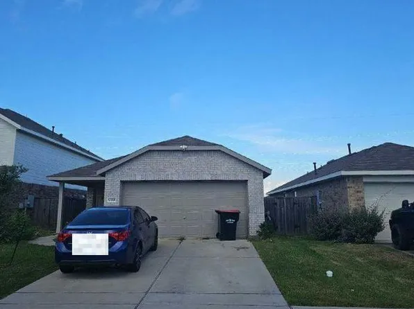 9338 Burnet Fields Dr, Baytown, TX 77521