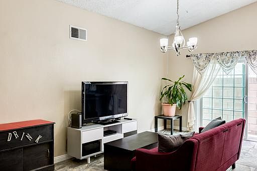 3rd image of 22663 Lull St