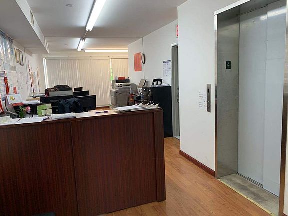 2nd image of 839 58th St APT 4