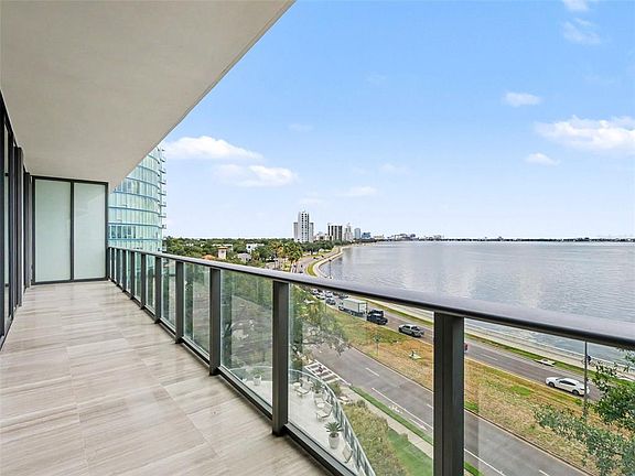 3rd image of 3101 W Bayshore Blvd #503