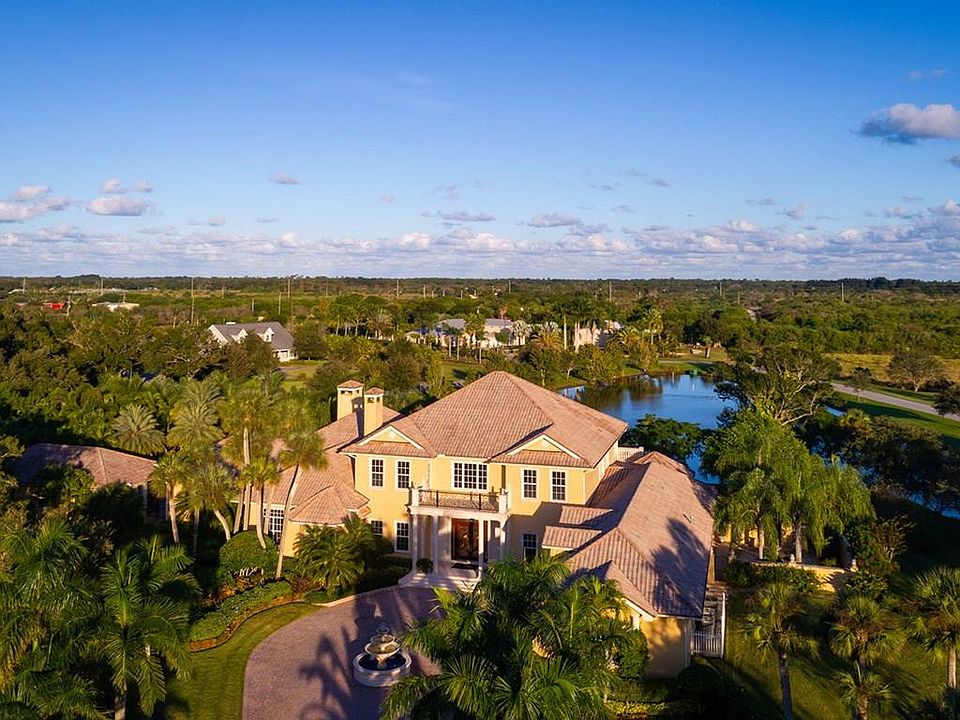 1st image of 325 Farleys Ct