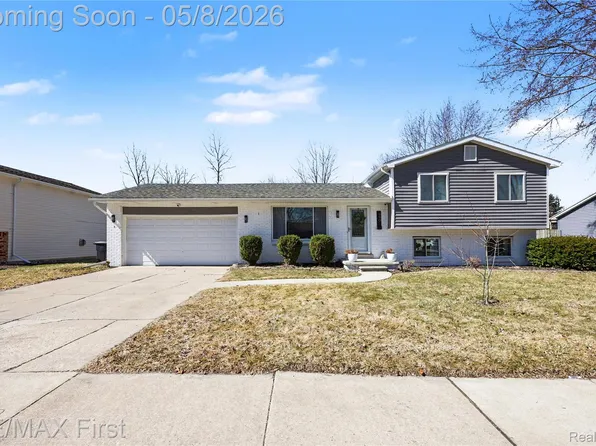 690 Montana St, Marysville, MI 48040