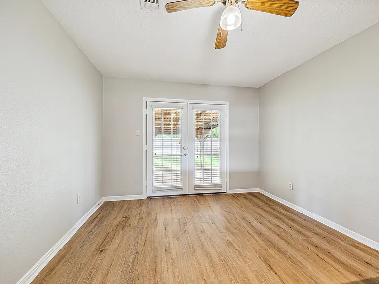 1104 Union Valley Dr — Photo 6