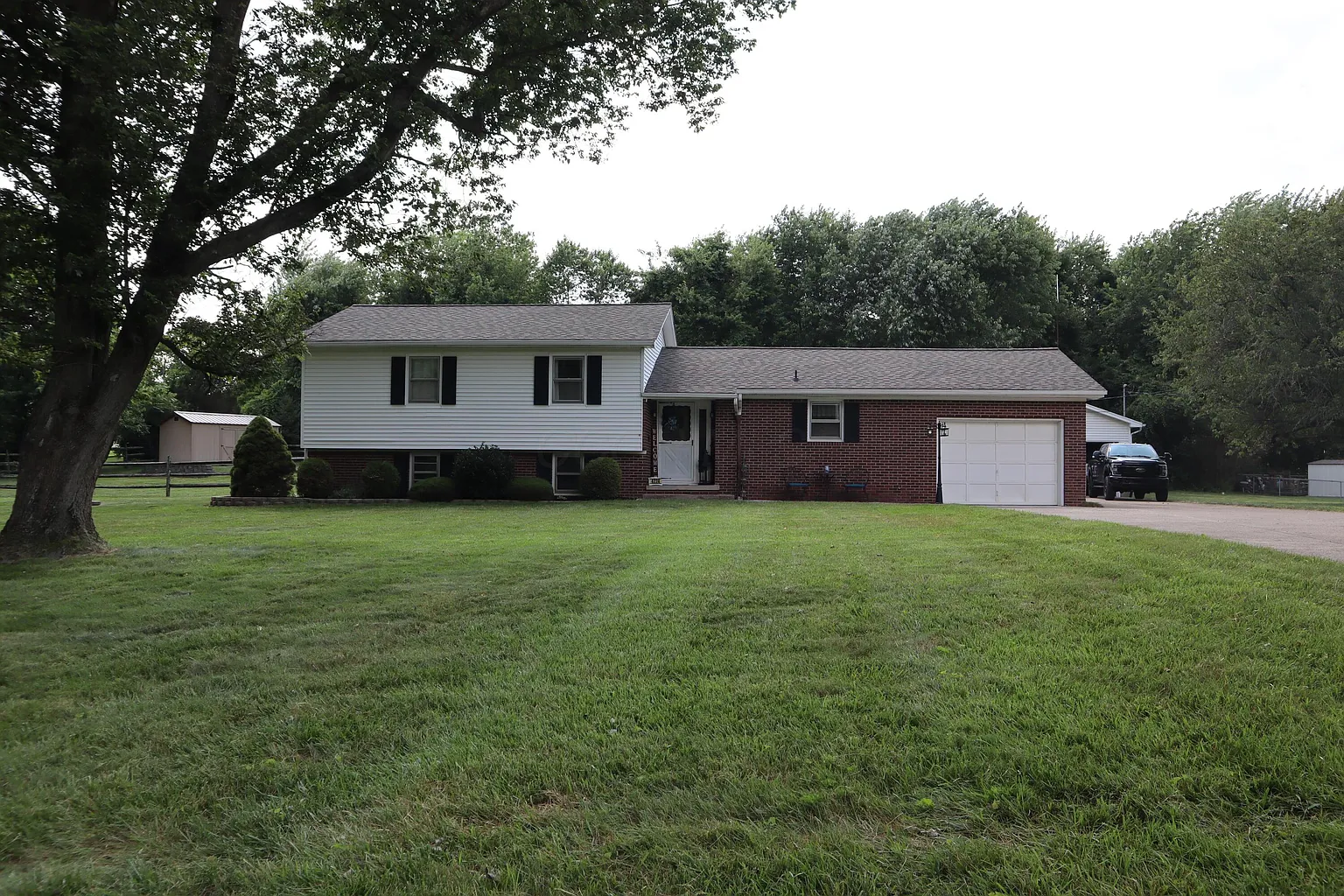 4224 Tschopp Rd NE photo 1