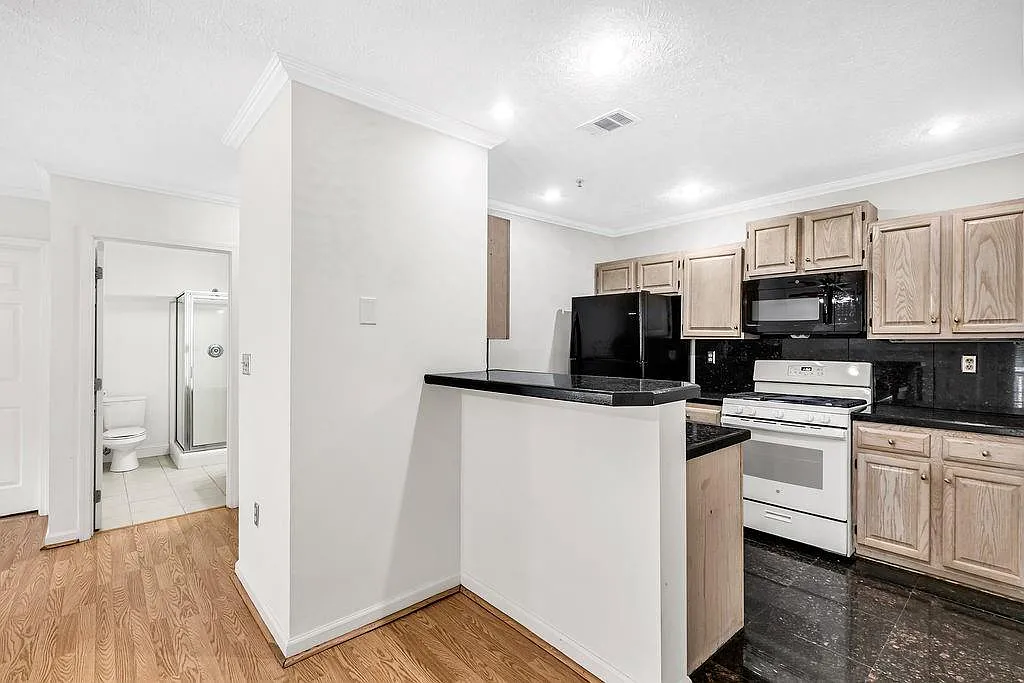 2 bed, 2.0 bath, 1128 sqft, $1,500 — Photo 4