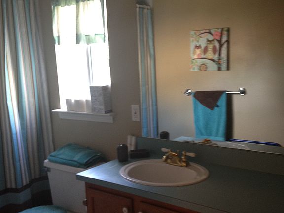 5th image of 17113 Louise St