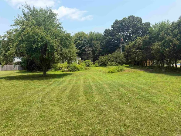 Sunset Ln, Middlebury, IN 46540