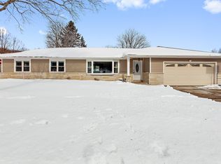 710 Hawthorn Dr, West Bend, WI 53095