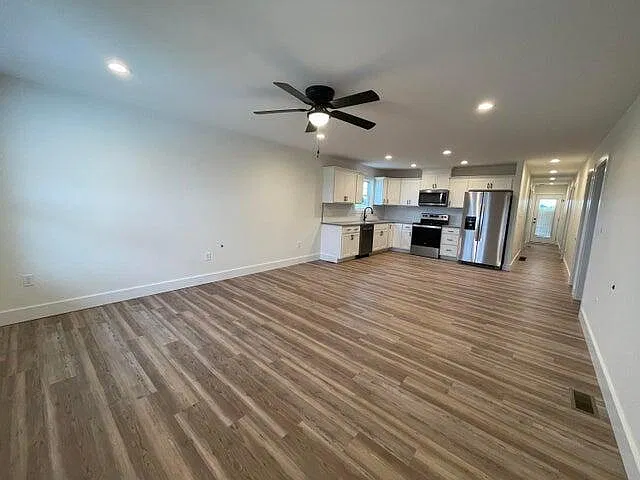 3 bed, 2.0 bath, 1248 sqft, $1,750 — Photo 2