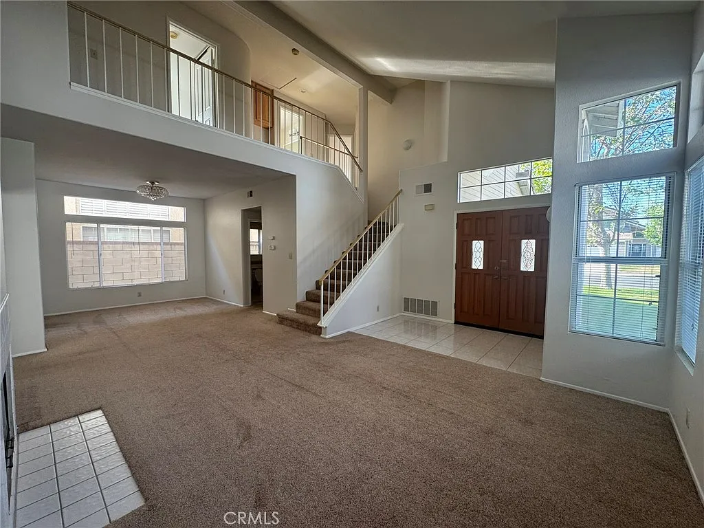 4 bed, 2.5 bath, 1940 sqft, $3,800 — Photo 3
