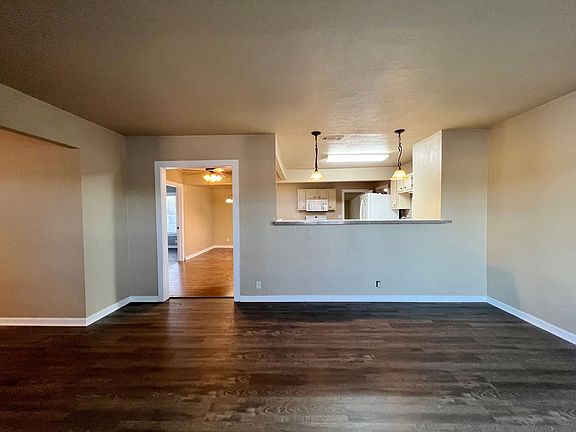 3rd image of 3300 Lake Como Dr
