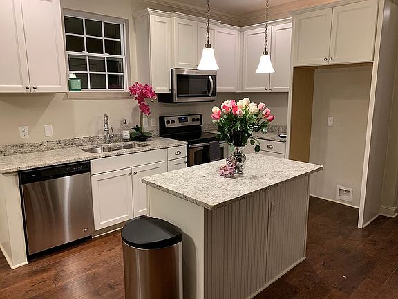 4th image of 7424 Westridge Dr