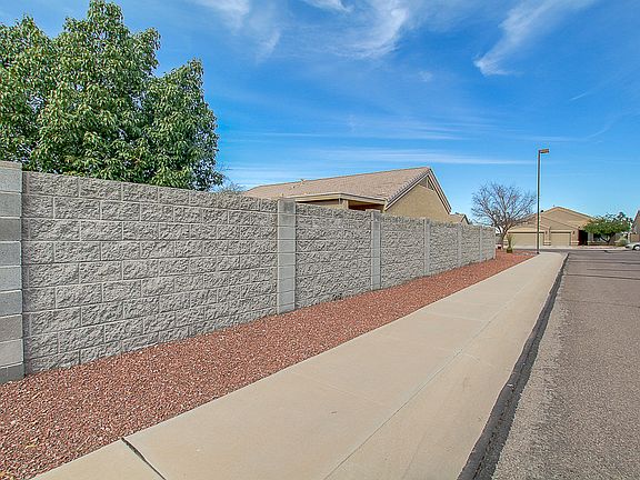5th image of 841 W Saint Andrews Dr