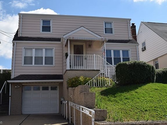 2nd image of 32 Maitland Pl