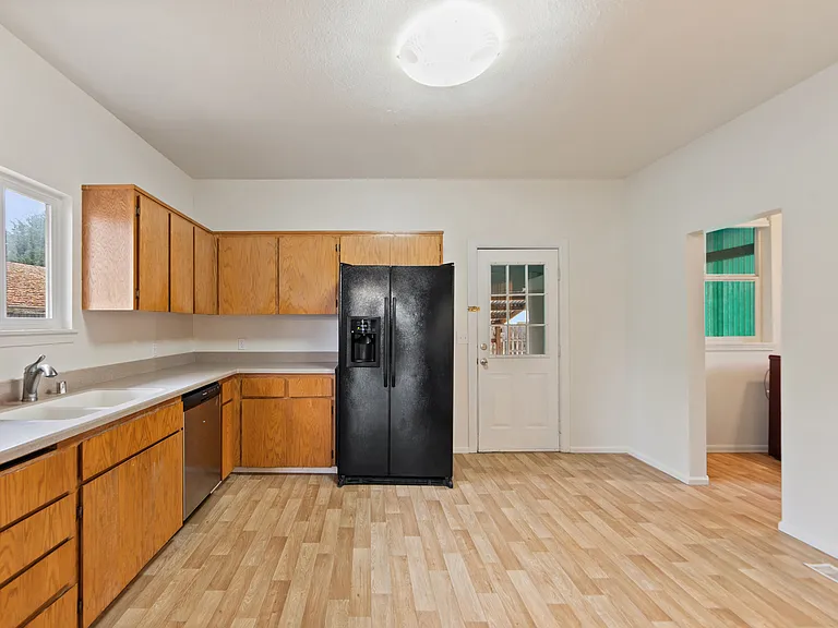 6218 S Warner St — Photo 13