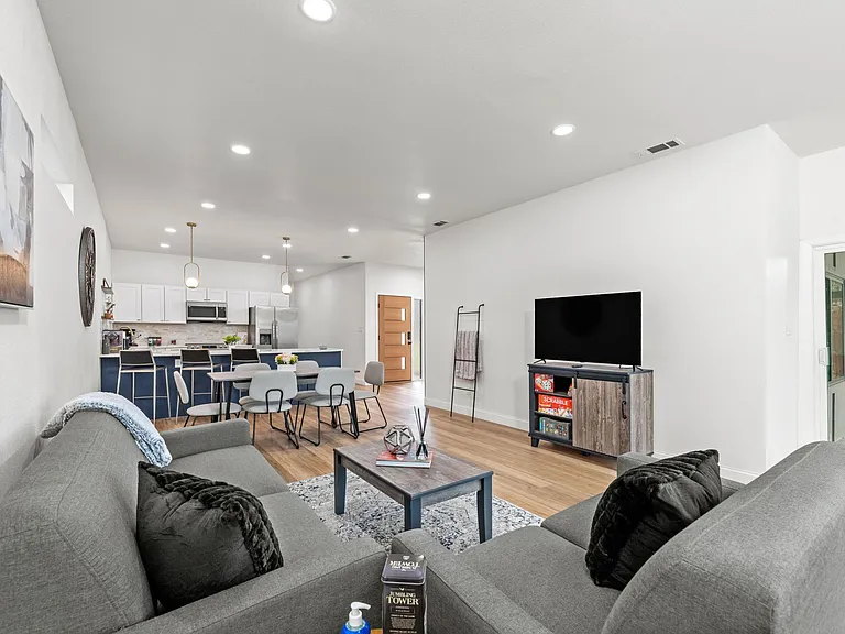 7036 Edgerton Dr — Photo 9