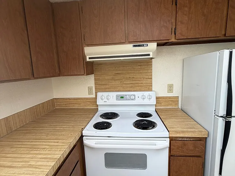 1228 S Juniper St — Photo 16
