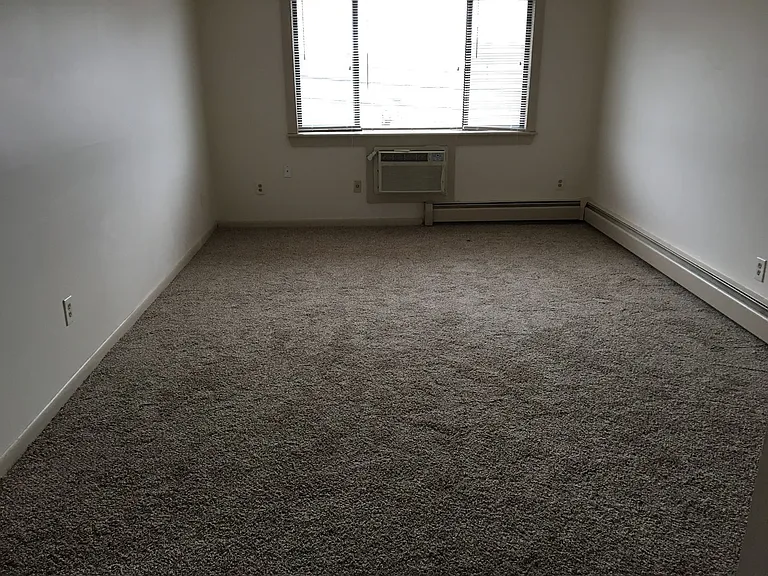 42 Oakland Ave — Photo 9