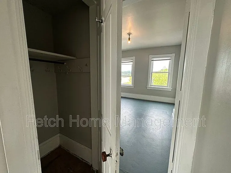 115 S 10th St #3 — Photo 17