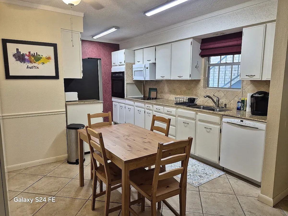 3 bed, 1500 sqft, $2,850 — Photo 2