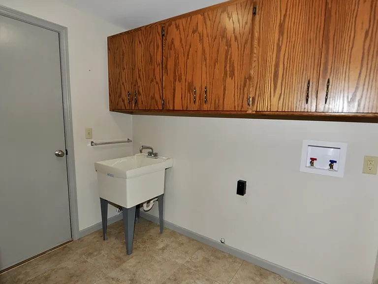 9972 N Hillview Dr — Photo 38