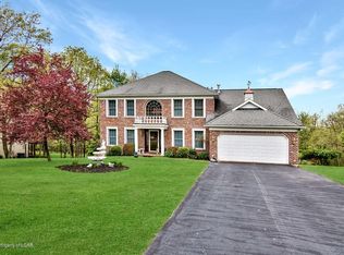 25 Ledge Ct, Pittston Township, PA 18640