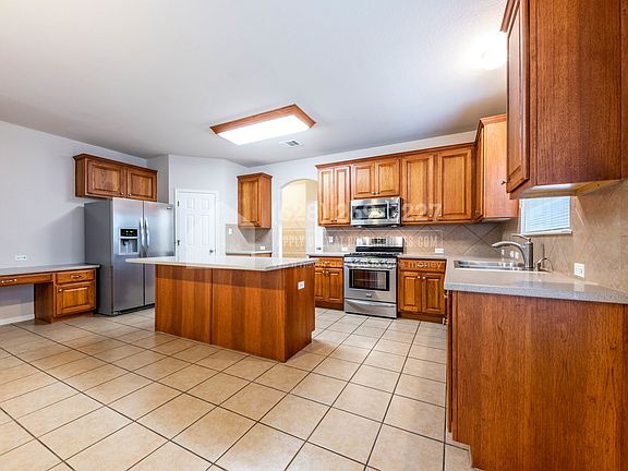 5th image of 3212 Taylor Falls Dr