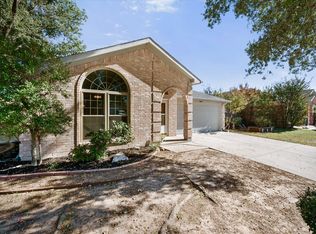 6409 Brookglen Dr, Arlington, TX 76018